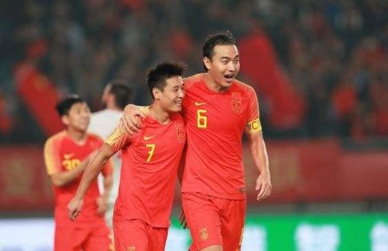 里爷爷,老爷爷看国足