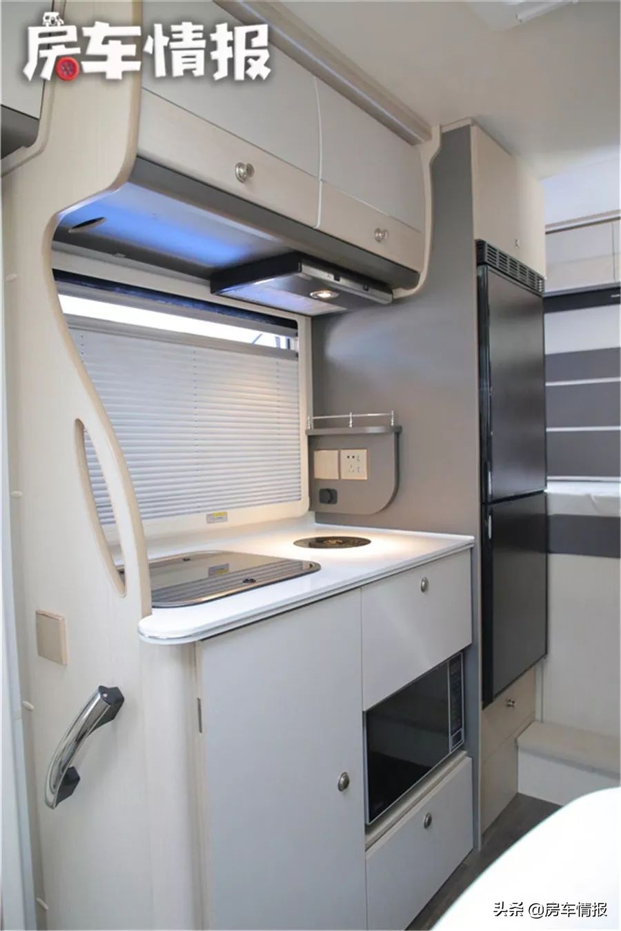 江铃d-max底盘单排皮卡房车怎么样,神行太保d-max硬升顶皮卡四驱房车