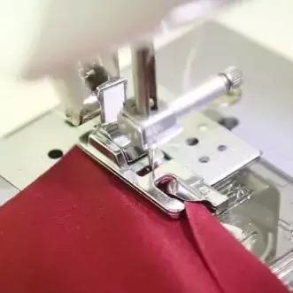 压脚线迹,隐藏线迹用什么压脚