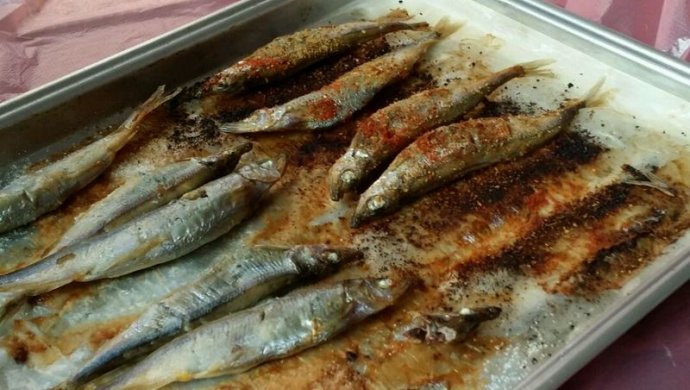 烤多春鱼正宗做法,香辣多春鱼各种做法