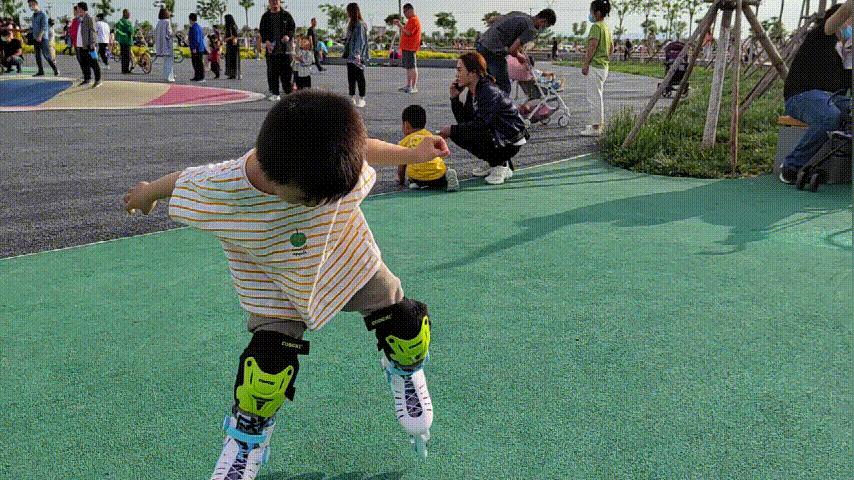 给孩子童年最好的礼物：儿童轮滑鞋