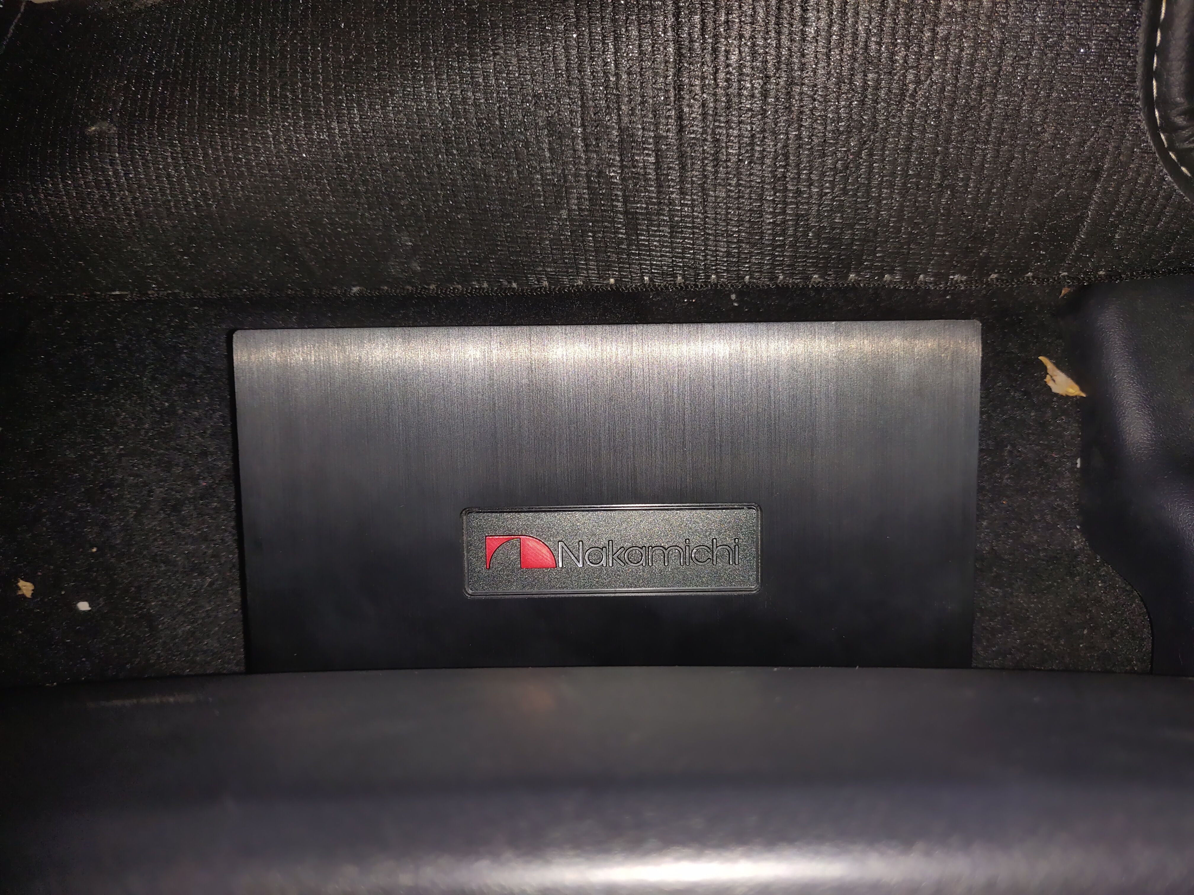 丰田汉兰达音响坏了,汉兰达2.5l双擎四驱尊贵版音响