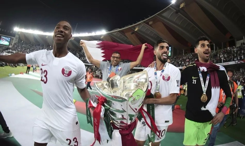 评论：昨夜的南宁，肥硕的国足鸡和高飞的泰国鹰