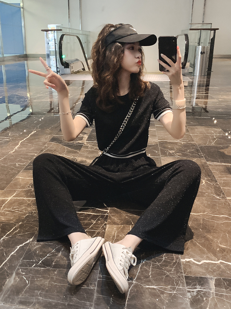 t恤牛仔裤怎么穿才能显得精致,t恤牛仔裤怎么穿出时尚感