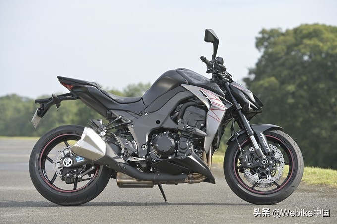 测评川崎zrx1200视频,川崎z1000和宝马s1000r选哪个