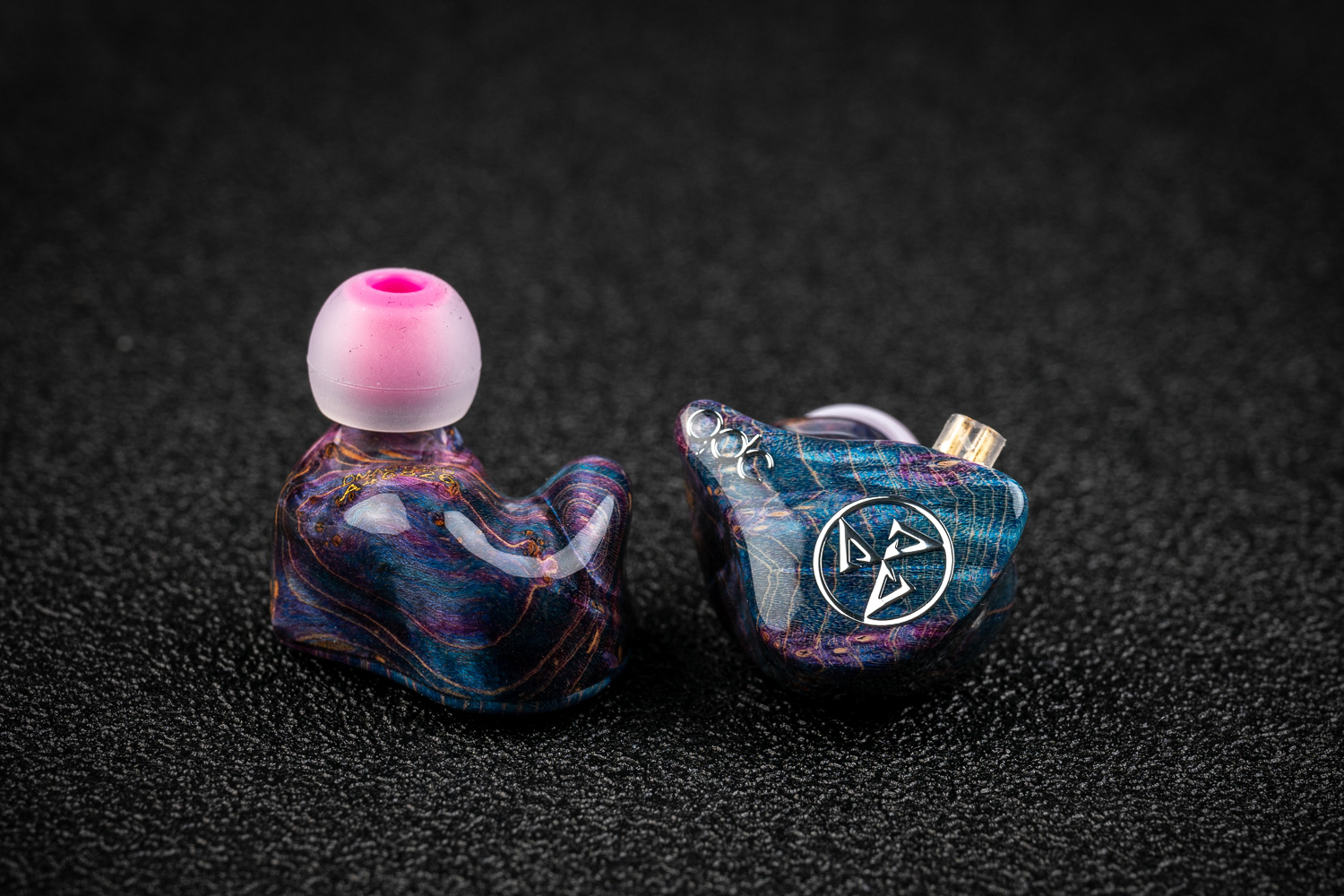 名为“魔”圈，却依然一本正经，qdcDmagic听感简析