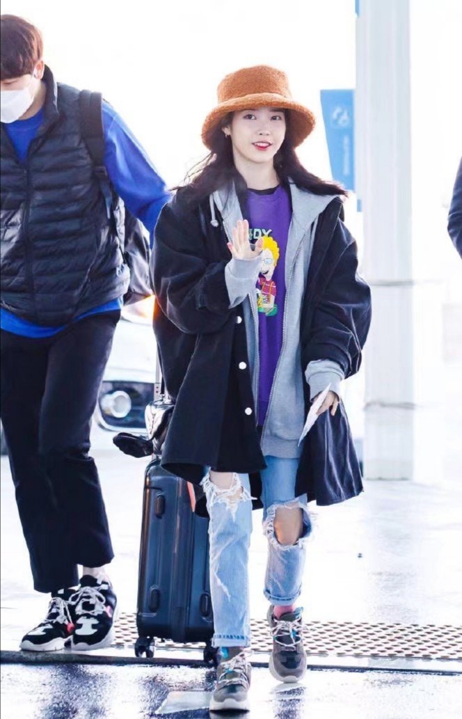 iu俏皮可爱超级美,iu杂志照曝光穿裙装清纯甜美