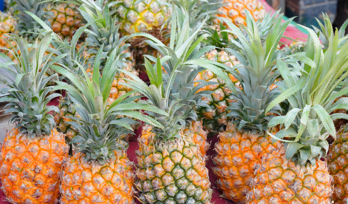 吃菠萝时容易嘴麻，不要泡盐水了，教你正确的方法，又脆又甜