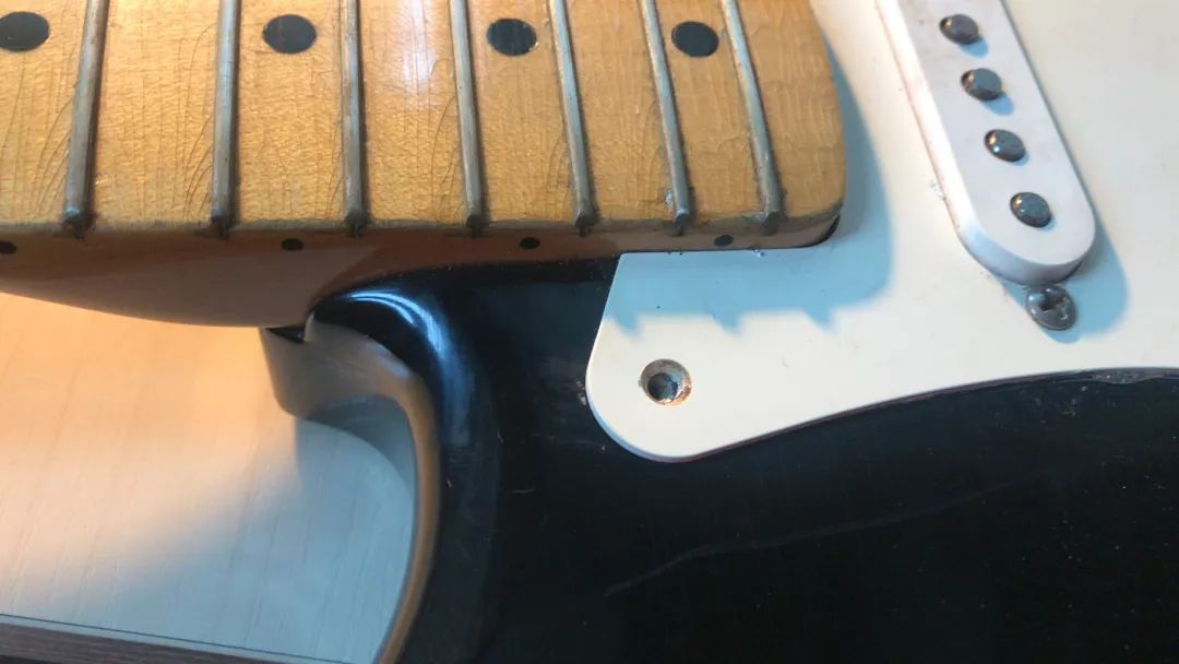 电吉他升级最佳配置,升级一把很便宜的电吉他