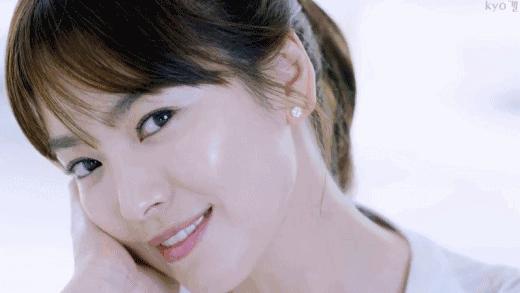 遮瑕保湿粉底液排行榜10强,圣罗兰明彩轻垫粉底液10和20区别