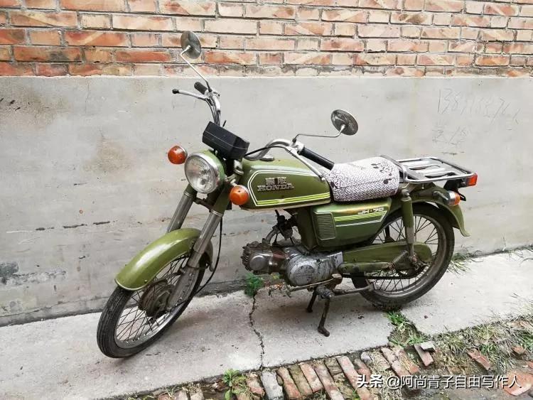 70年代老式嘉陵摩托车,嘉陵70摩托老款