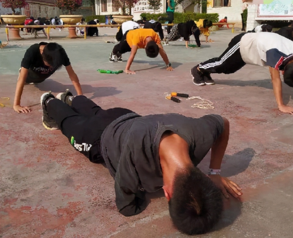 这世上所有的坚持,梦想源于热爱成于坚持