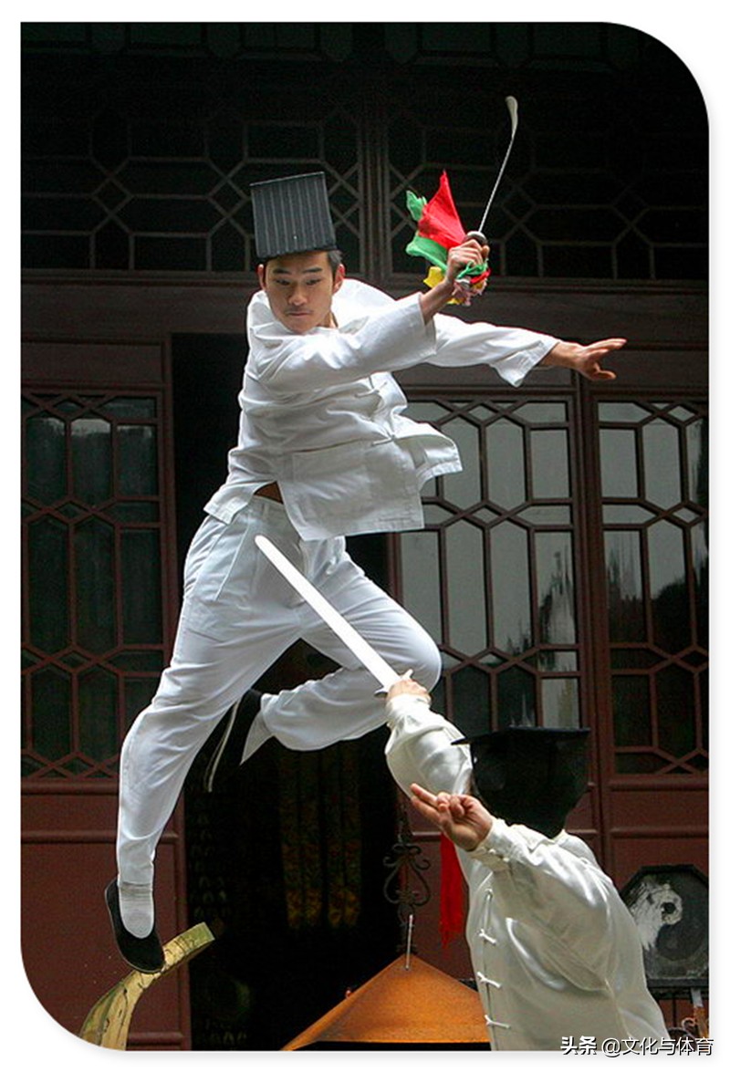 剑术每天必练,剑术点剑练习方法