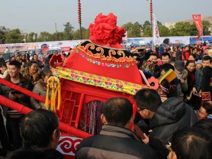 农村结婚习俗闹新房,农村青年人结婚的礼仪