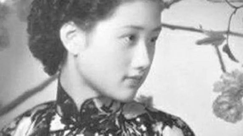 她为郭沫若生五个孩子却被抛弃，后入中国籍，临终前捐500万日元