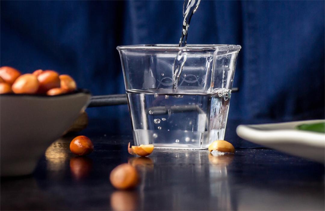 白酒最高多少度合适,白酒多少度喝起来最舒服