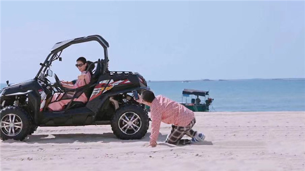 杨子成黄圣依站哥,杨子摔跤黄圣依