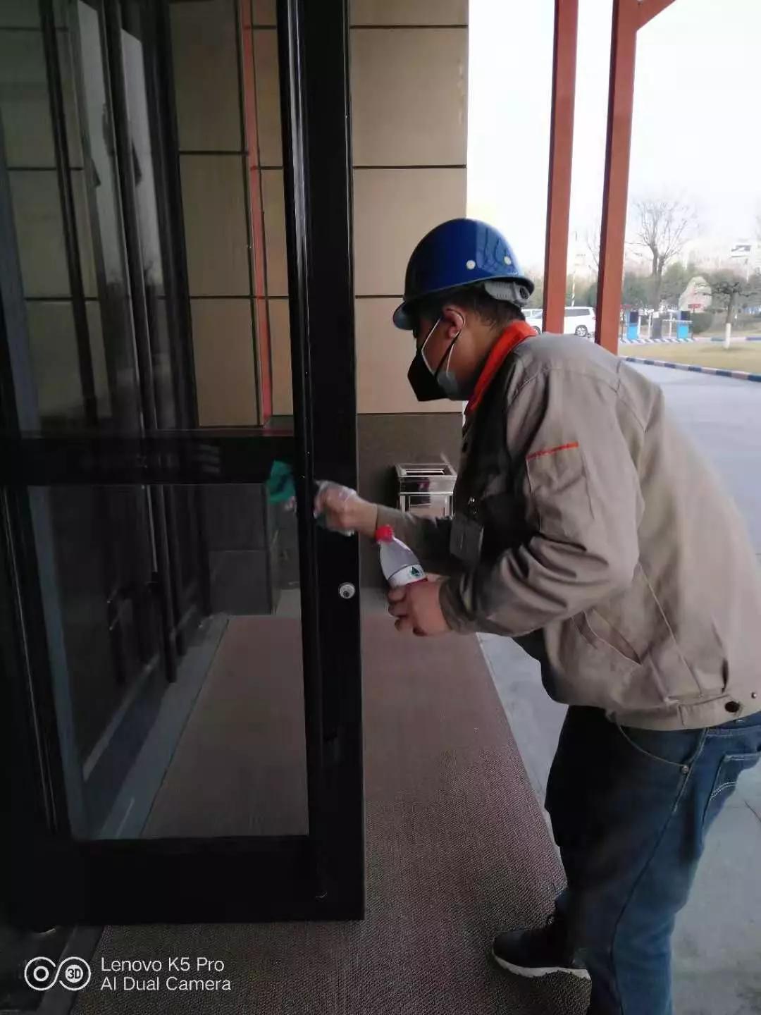 隆翔云库:共克时难,冲锋在前,众志成城,抗击疫情