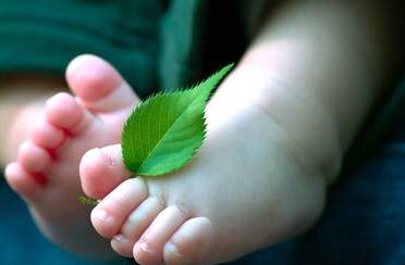 女婴身上味道很难闻,八个月婴儿身上臭