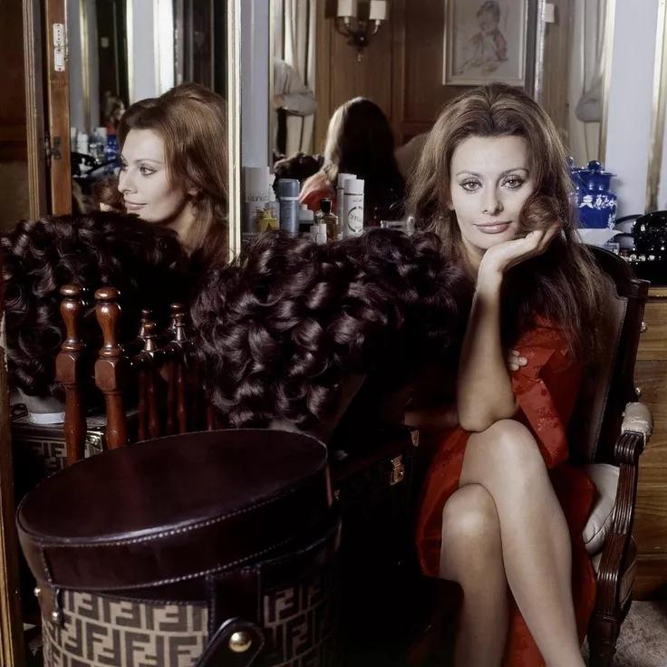 fendi皮草1995,fendi经典多色牛皮