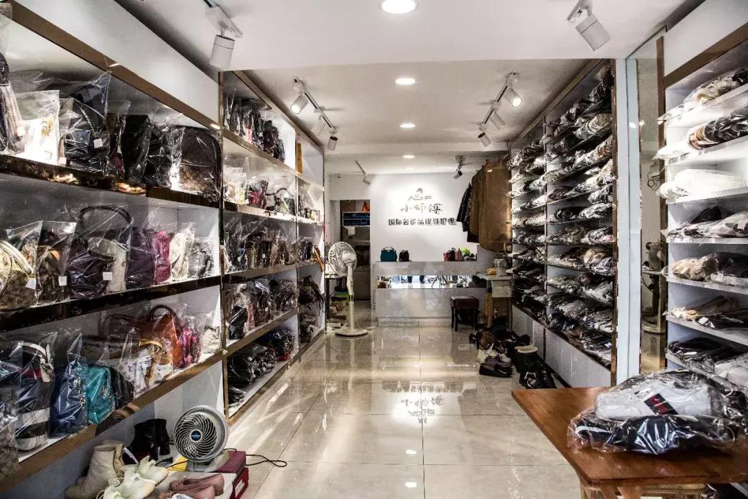 杭州有个达人，19年来拯救10万件潮包！