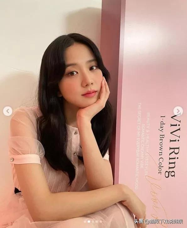 金智媛和泰妍,边伯贤金泰妍同台泰妍领奖