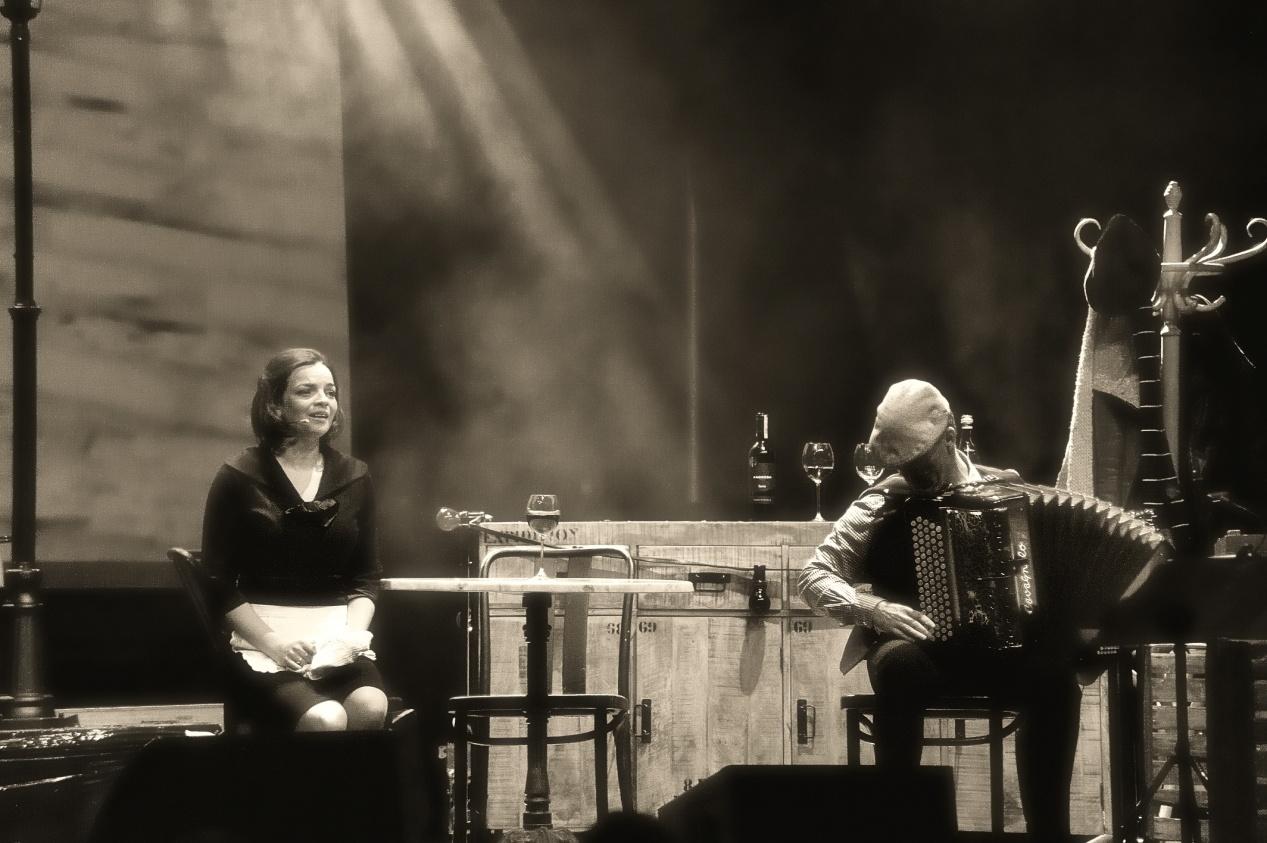 法国原版琵雅芙舞台传记音乐戏剧《玫瑰人生》