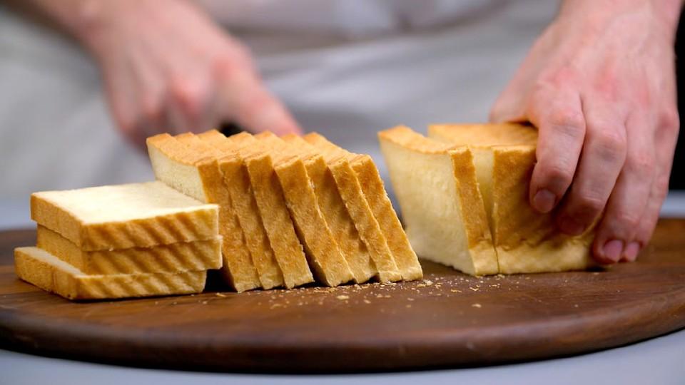 为什么吐司要发得比普通面包大,吐司和普通面包有什么不一样