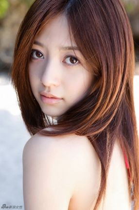 閫㈡辰鑾夊璧勬枡,閫㈡辰鑾夊涓汉鐓х墖