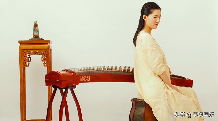 敦煌古筝在南方开裂吗,古筝出现开裂原因
