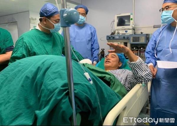 任达华被捅一刀事件完整版,内地明星回应任达华被刺