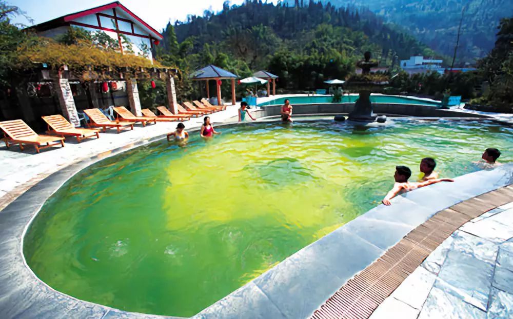 推荐成都周边亲子滑雪泡温泉,成都附近既能滑雪又能泡温泉