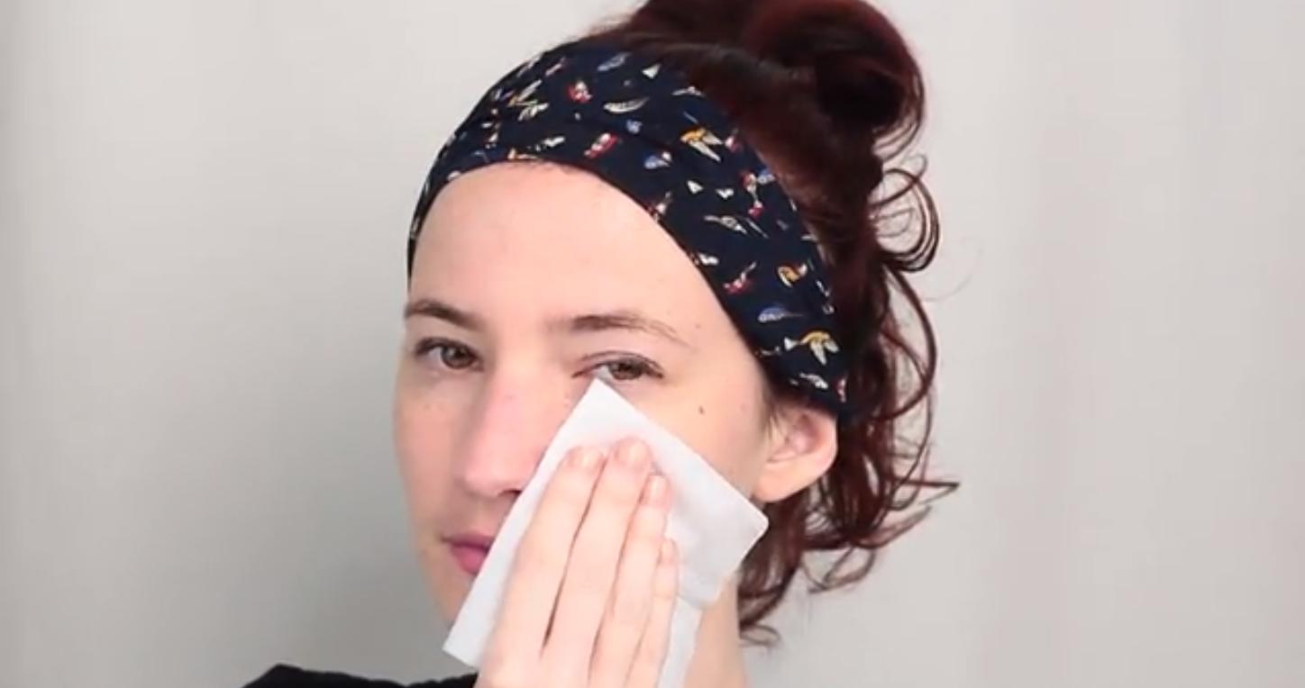 秋冬季节皮肤起痘痘,换季皮肤起闭口痘痘