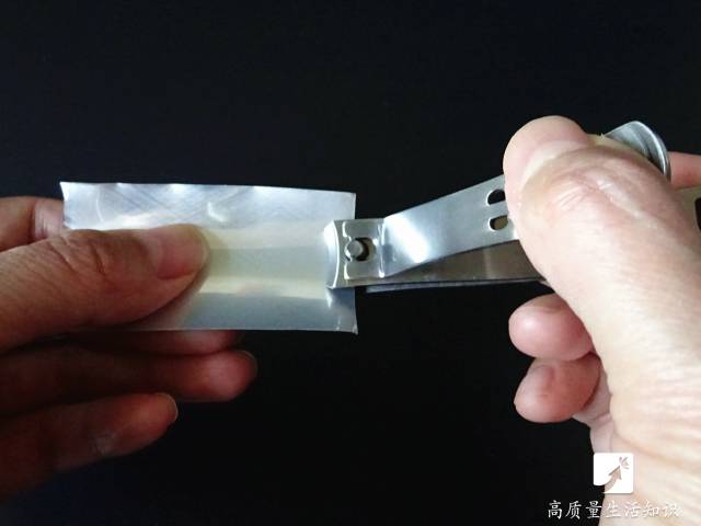 指甲已经剪错怎么改,指甲很厚很硬剪不动应该怎么处理