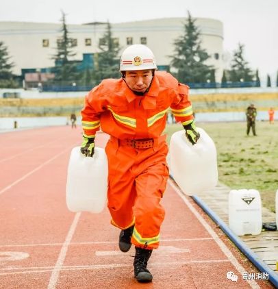 中国消防员足球比赛,消防备战足球比赛