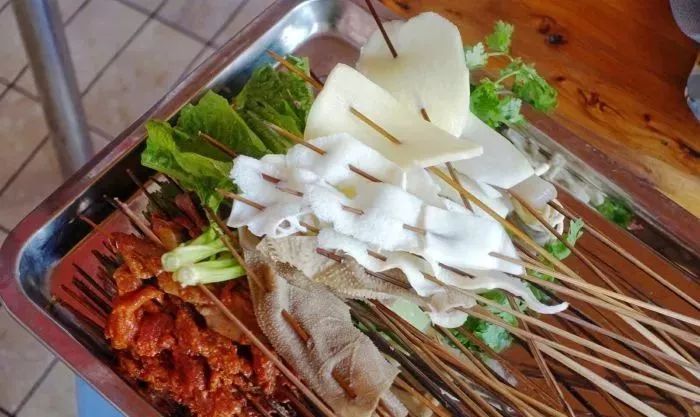 乐山嘉州长卷天街黄氏麻辣烫菜单,洪雅三宝与乐山麻辣烫哪的好吃