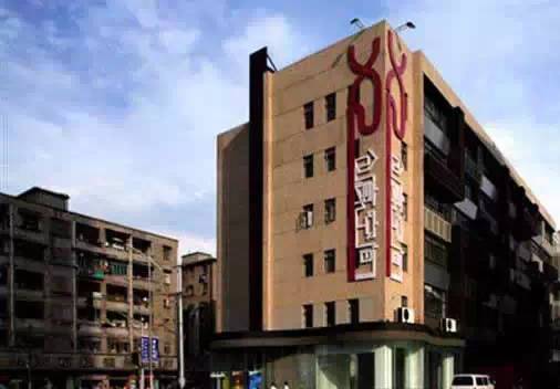 英超亚洲杯比赛直播,虹口足球场足球比赛时间在哪查看