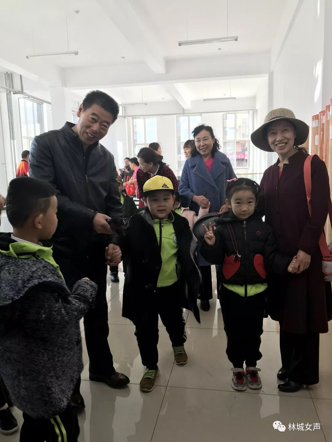 老少齐欢乐Happy乐翻天——市妇联携手优佳宝贝幼儿园走进老年大学