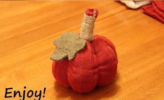 旧毛衣的妙用图片,于姐旧毛衣改造帽子的最新妙招