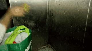 变态的韩国人发明了一款厨房神器，用它擦一擦家里各种锈迹、顽固污渍一扫而光！一分钟亮洁如新！