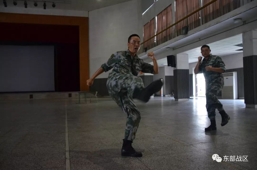 新兵连相聚完整版,新兵连25年相聚完整版