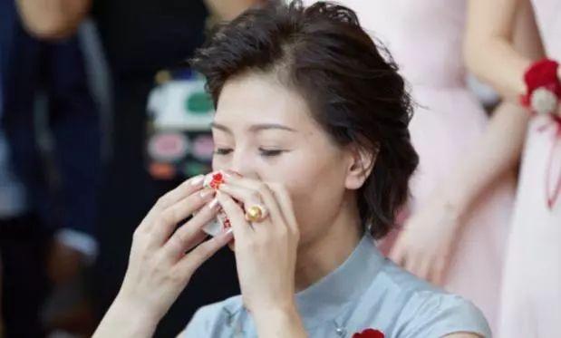 粗糙又脱皮的手适合什么手霜,润手霜改善粗糙细纹