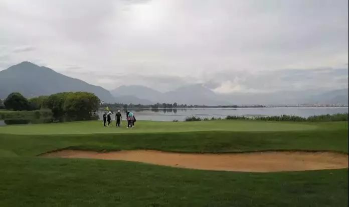 丽江的高尔夫球场,丽江高尔夫球场