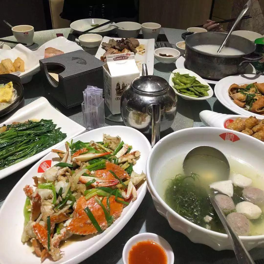 在广州的破旧小区里，一只爱马仕birkin只要5000元