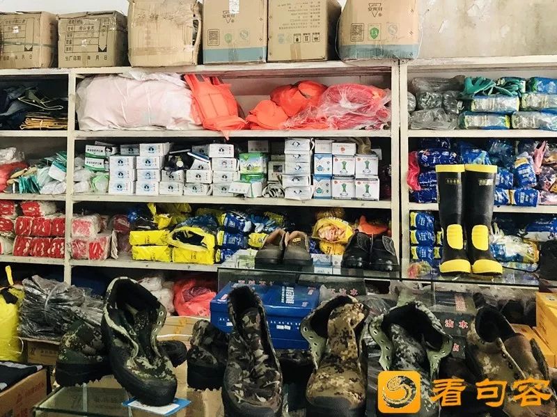 我们的40年│更新换代才不被时代所淘汰——劳保用品店店主徐飞的“生意经”