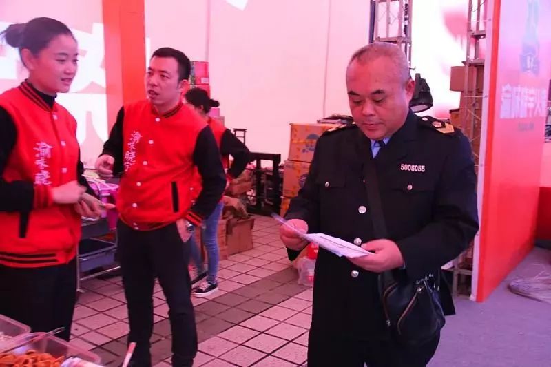 学习贯彻食品安全法律法规,食药监局学习宣传十九大精神