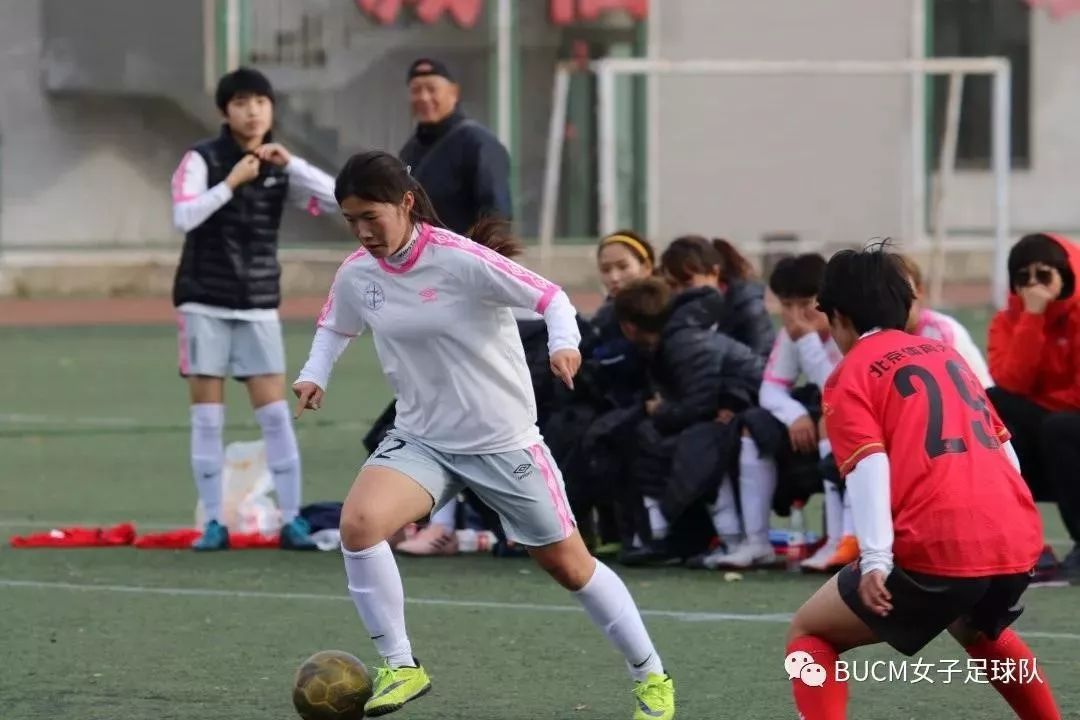 喜报我校获全市足球赛冠军,中国人民大学女子足球队