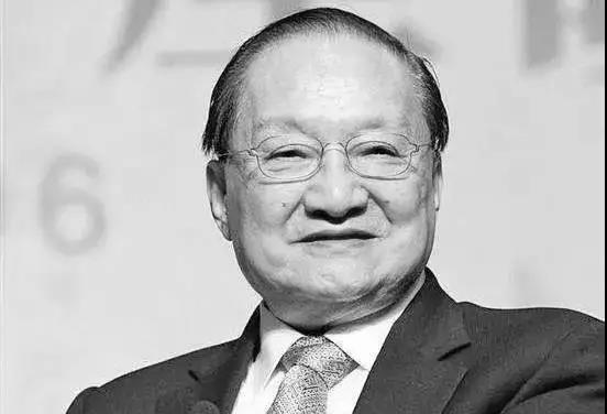 他爱苏州话、钟情淮扬菜，他的武侠藏着这样的江苏……送别金庸！