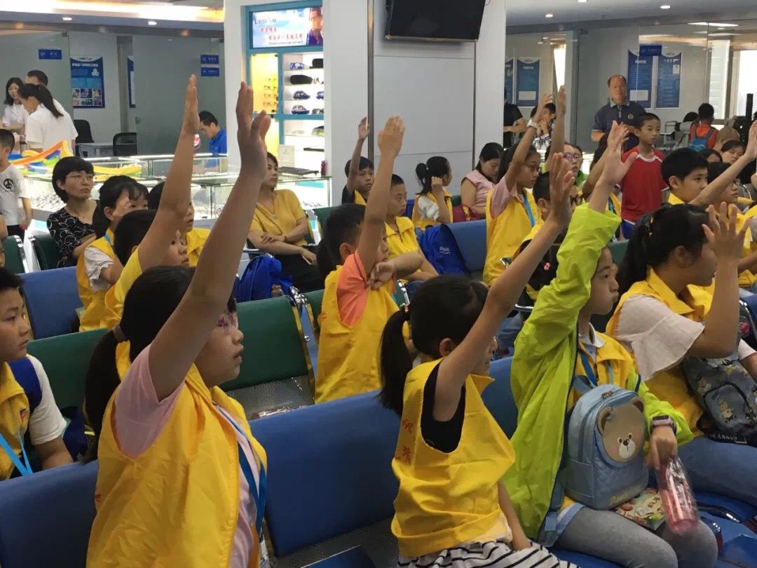 儿童近视矫正眼镜2000元,儿童近视弱视辅助治疗中心