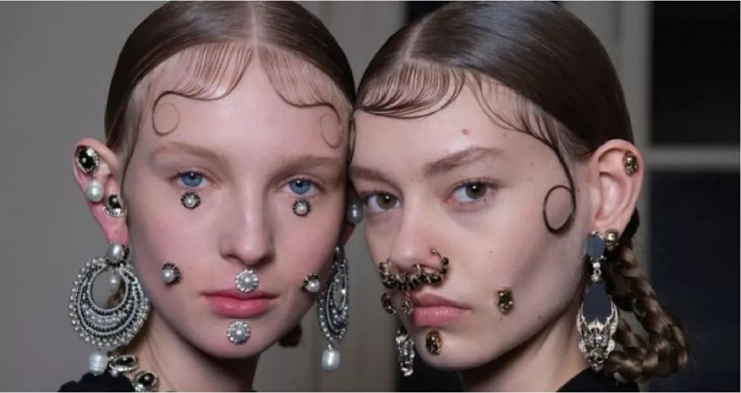 教你搭｜穿孔，皮肤与金属